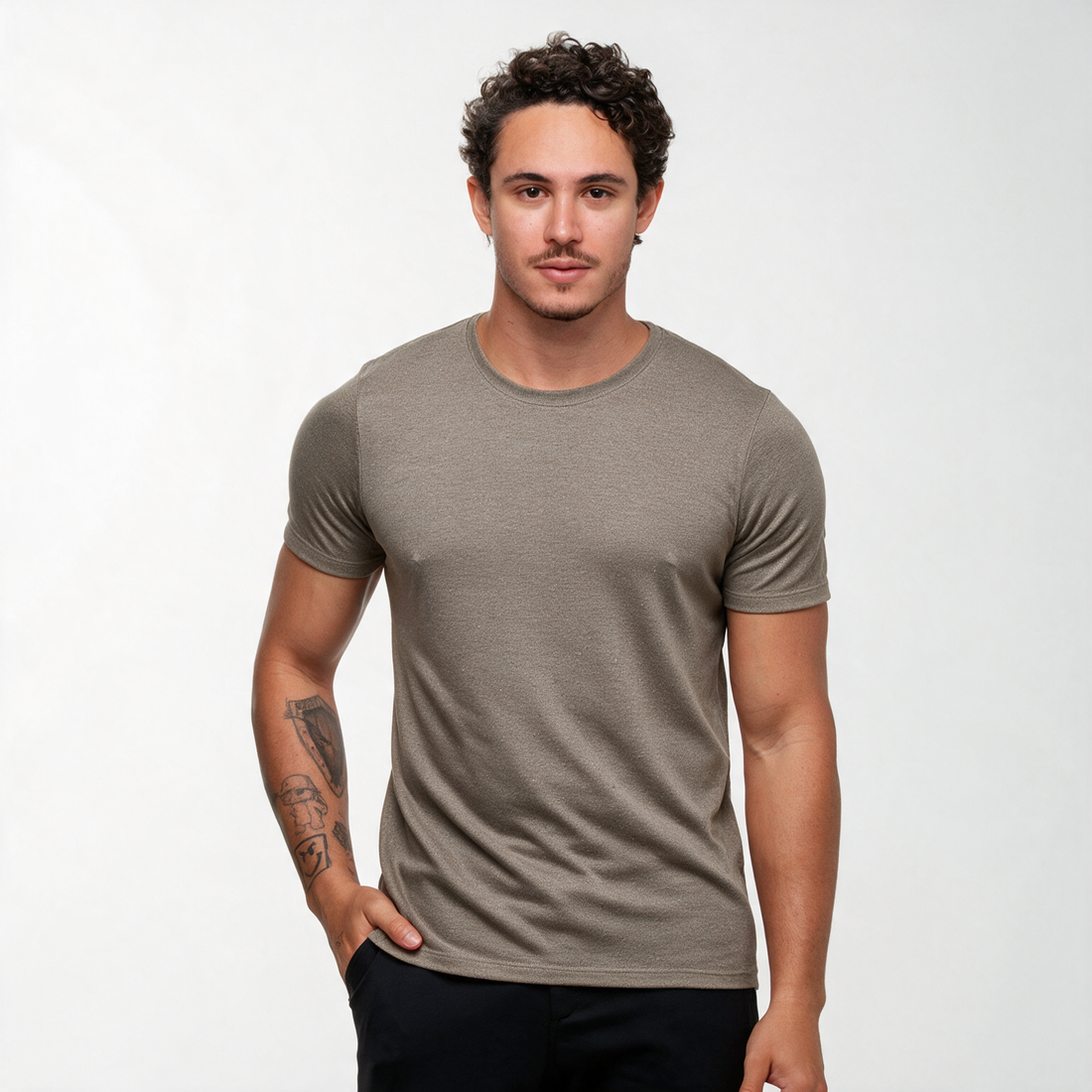 Camiseta Trevis Veritas Básica cinza escuro em modal e liocel - detalhe